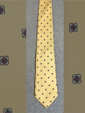 John Ashford Silk Tie Yellow Medallion Foulard Necktie